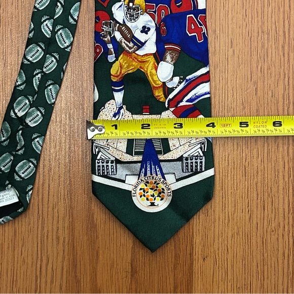Vtg Merge Left Big 10 Southeastern Conference 100% Silk Tie College Football ABC - Picture 10 of 10